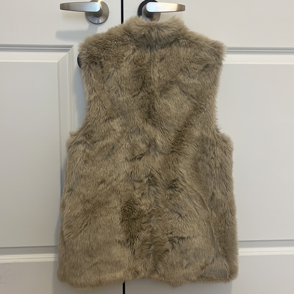 Club Monaco - Picture 3 of 3